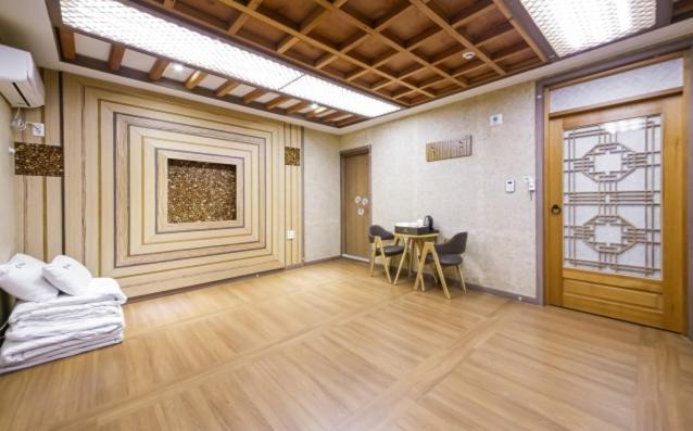 Jeonju Hanok Hotel Kung Екстериор снимка
