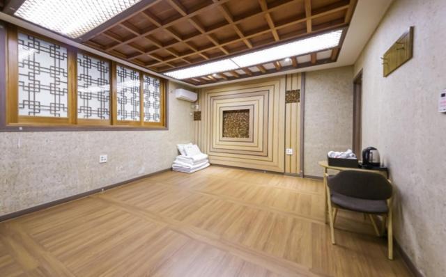 Jeonju Hanok Hotel Kung Екстериор снимка