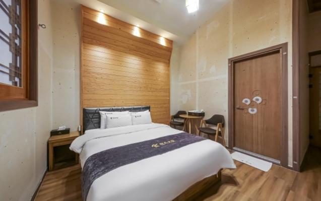 Jeonju Hanok Hotel Kung Екстериор снимка