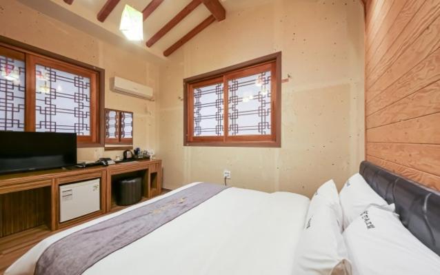 Jeonju Hanok Hotel Kung Екстериор снимка