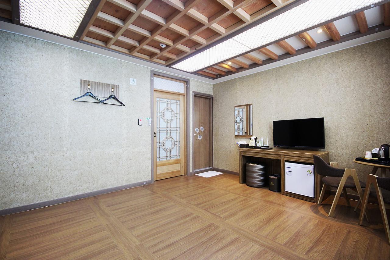 Jeonju Hanok Hotel Kung Екстериор снимка