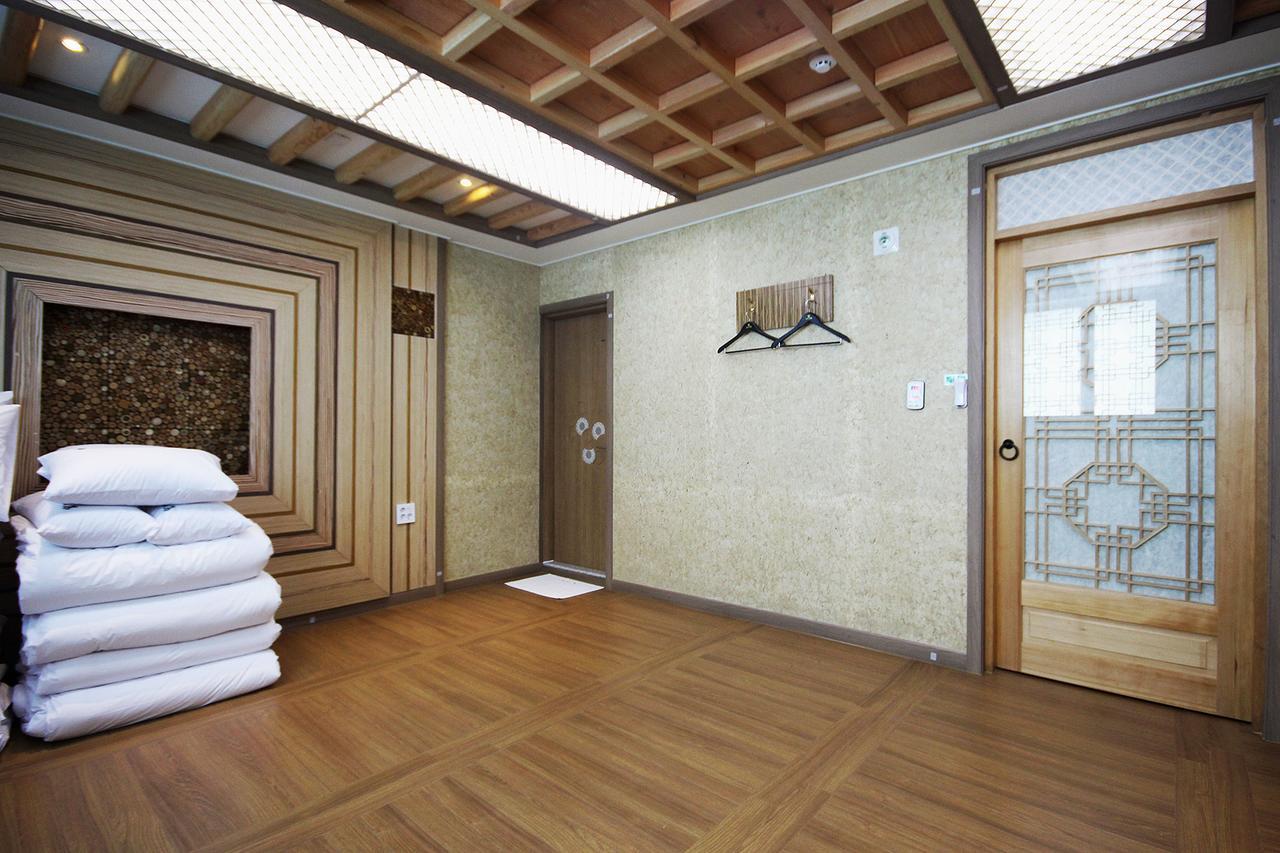 Jeonju Hanok Hotel Kung Екстериор снимка