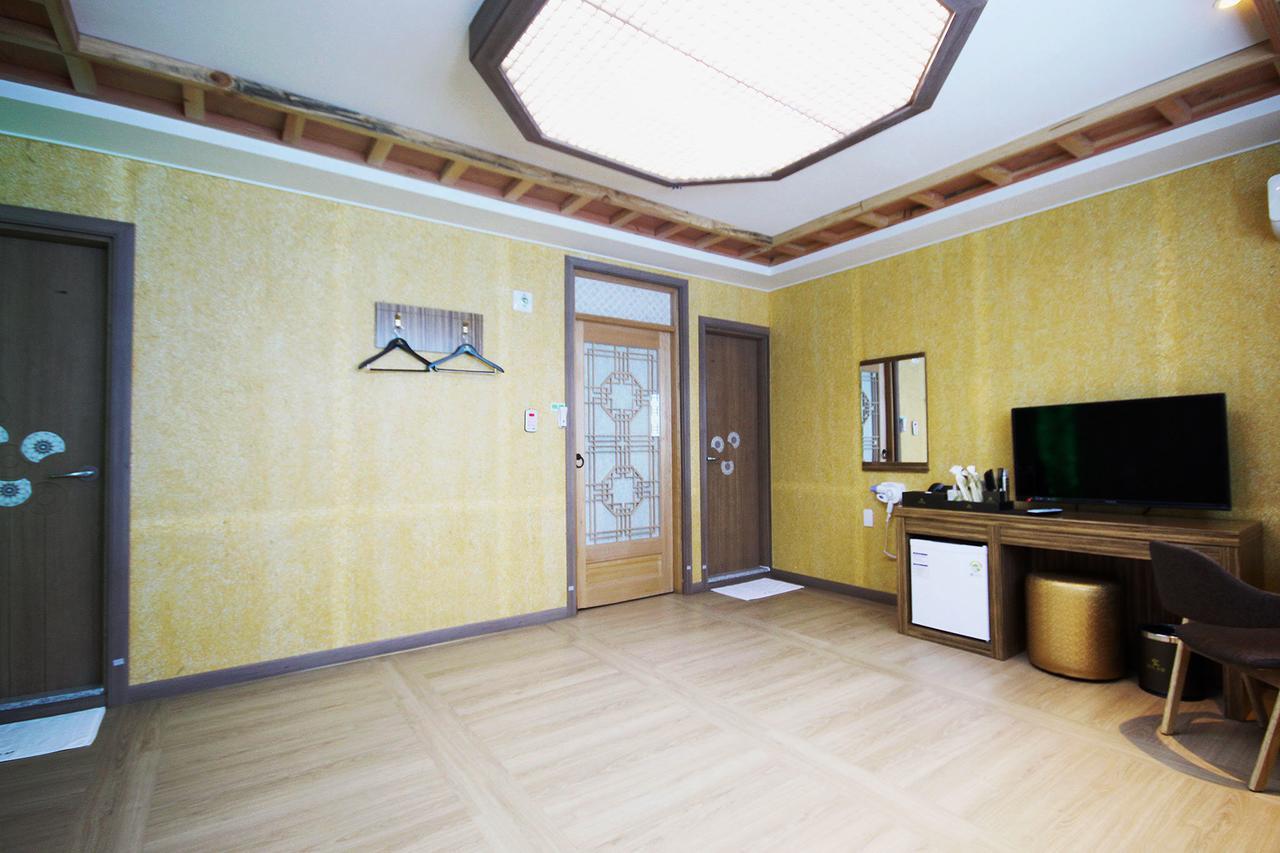 Jeonju Hanok Hotel Kung Екстериор снимка