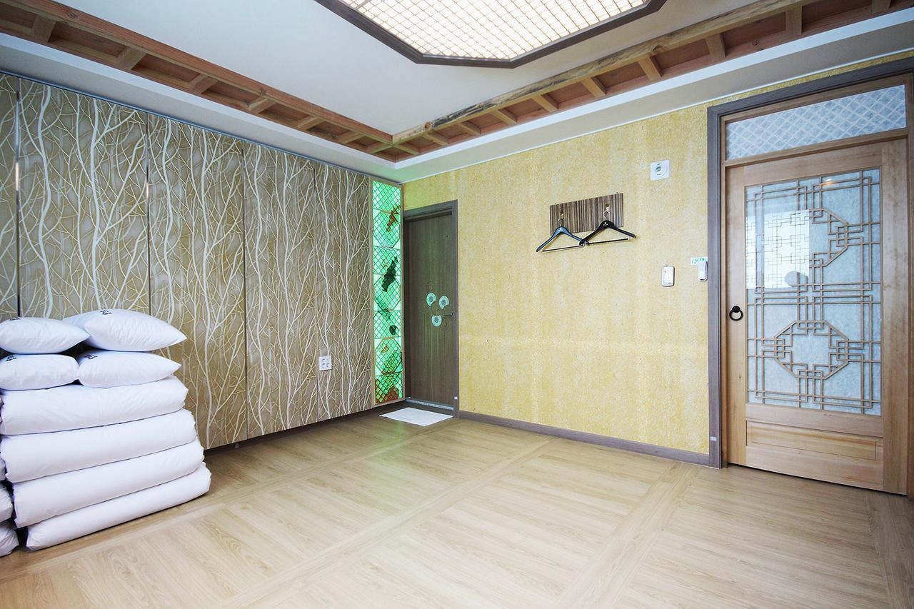 Jeonju Hanok Hotel Kung Екстериор снимка